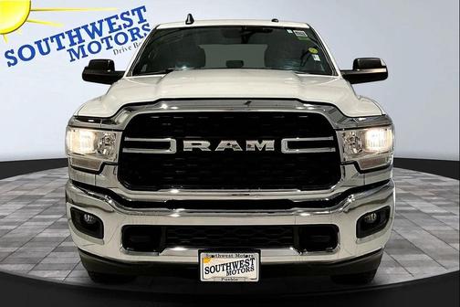 Bright White Clearcoat 2022 RAM 2500 Big Horn