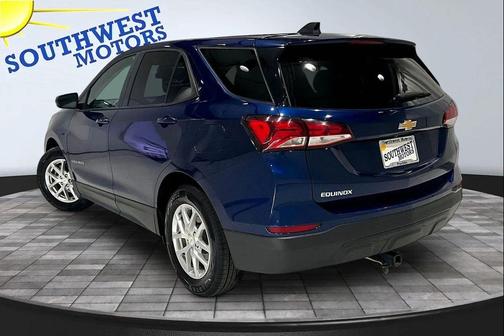 Blue Glow Metallic 2022 Chevrolet Equinox LS