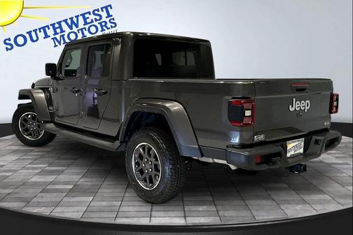 Granite Crystal Metallic Clearcoat 2022 Jeep Gladiator Overland
