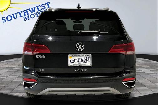 Deep Black Pearl Effect 2023 Volkswagen Taos 1.5T SE