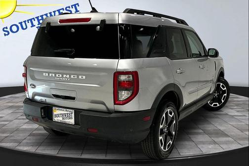Iconic Silver Metallic 2023 Ford Bronco Sport Outer Banks