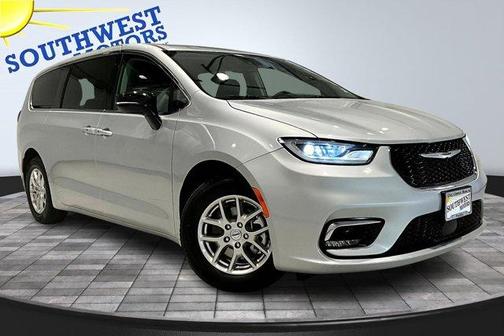 2024 Chrysler Pacifica Touring-L