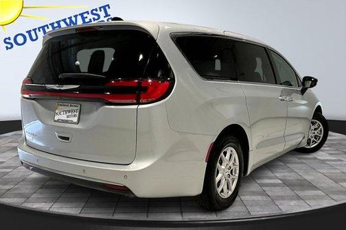 2024 Chrysler Pacifica Touring-L