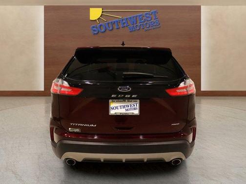 2022 Ford Edge Titanium