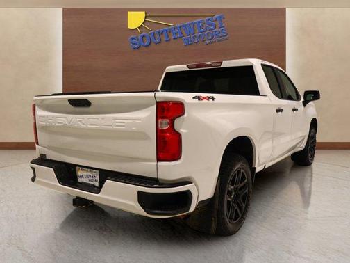 2023 Chevrolet Silverado 1500 Custom