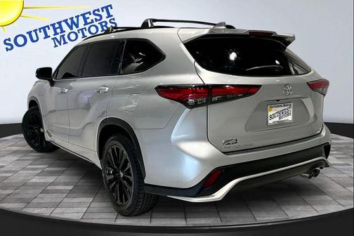 Celestial Silver Metallic 2023 Toyota Highlander XSE