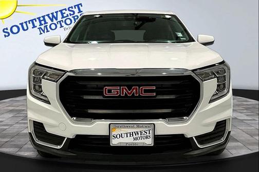 Summit White 2024 GMC Terrain SLE