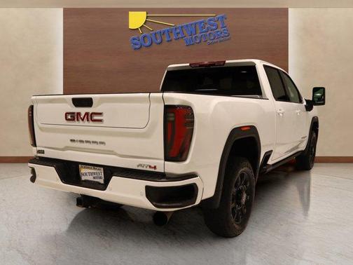 2024 GMC Sierra 2500 AT4
