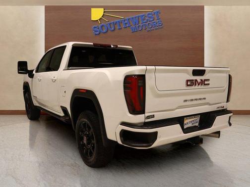 2024 GMC Sierra 2500 AT4