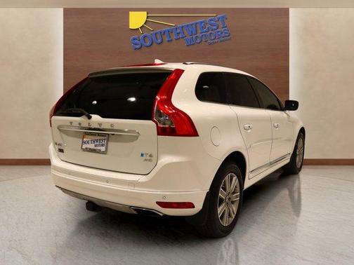 2016 Volvo XC60 T6 Drive-E Platinum