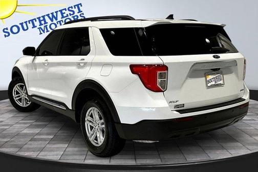 White 2022 Ford Explorer XLT