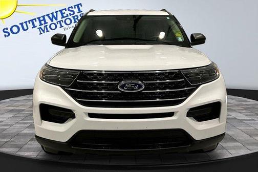 White 2022 Ford Explorer XLT