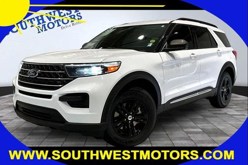 White 2022 Ford Explorer XLT