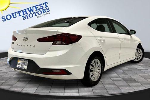 2019 Hyundai ELANTRA SE