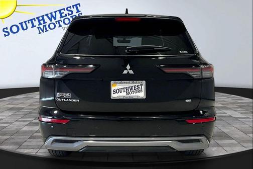 Alloy Silver Metallic 2025 Mitsubishi Outlander SE S-AWC