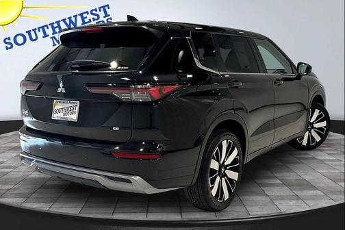 Alloy Silver Metallic 2025 Mitsubishi Outlander SE S-AWC