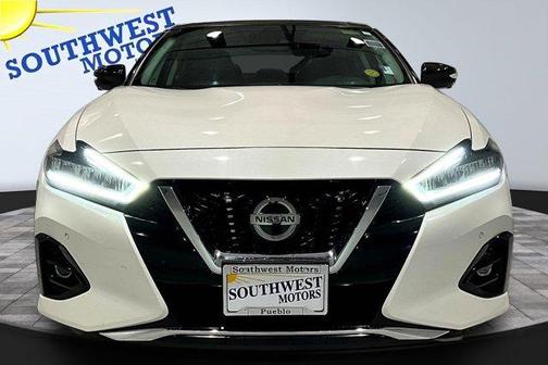 White 2019 Nissan Maxima 3.5 Platinum