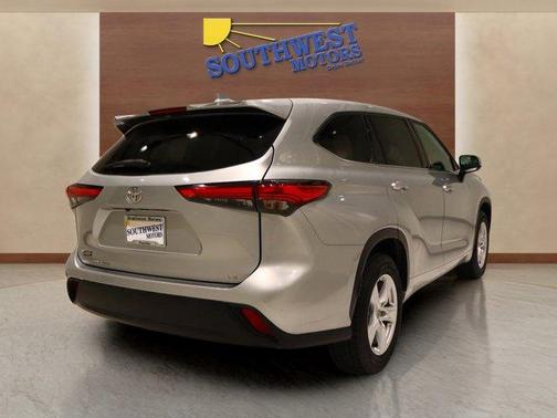 2020 Toyota Highlander LE