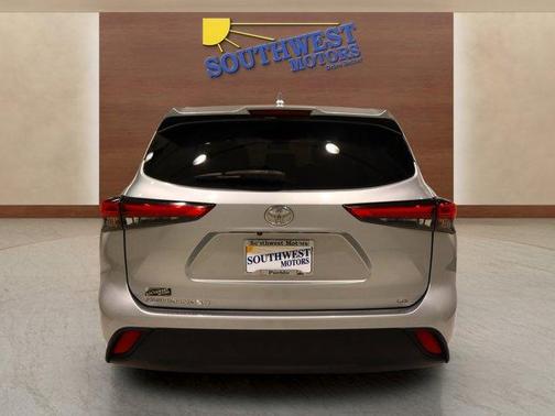 2020 Toyota Highlander LE