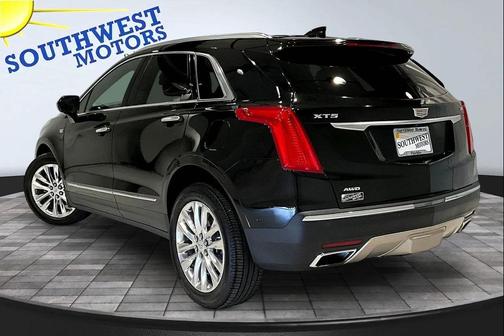Stellar Black Metallic 2019 Cadillac XT5 Platinum