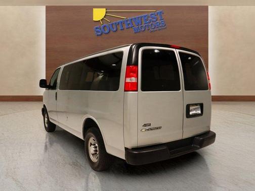 2016 Chevrolet Express 2500 LS