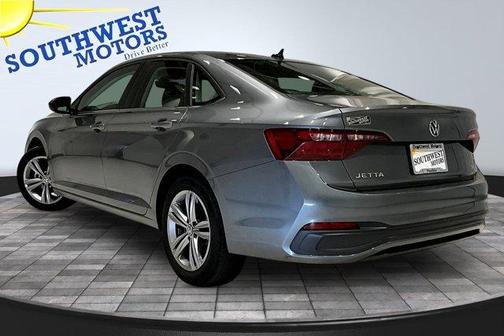 Platinum Gray Metallic 2023 Volkswagen Jetta 1.5T SE