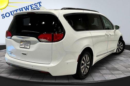 Bright White Clearcoat 2019 Chrysler Pacifica Touring-L Plus