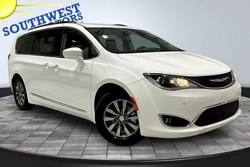 Bright White Clearcoat 2019 Chrysler Pacifica Touring-L Plus