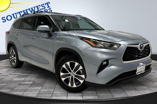 Moon Dust 2020 Toyota Highlander XLE