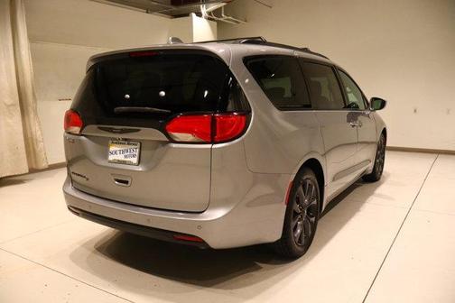 2018 Chrysler Pacifica Touring Plus