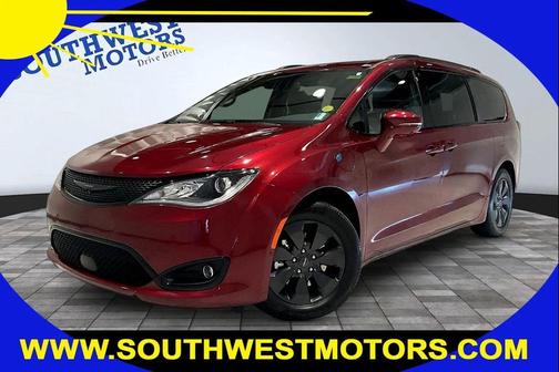 Velvet Red Pearlcoat 2020 Chrysler Pacifica Hybrid Limited