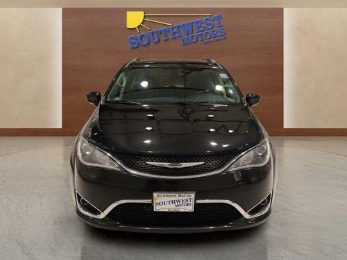 2019 Chrysler Pacifica Touring-L