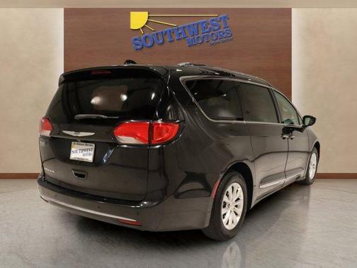 2019 Chrysler Pacifica Touring-L