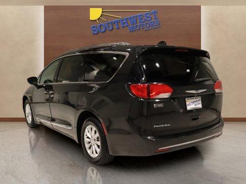 2019 Chrysler Pacifica Touring-L