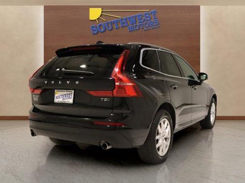 2020 Volvo XC60 T5 Momentum