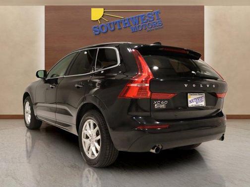 2020 Volvo XC60 T5 Momentum