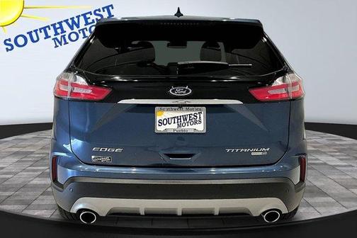Blue 2019 Ford Edge Titanium