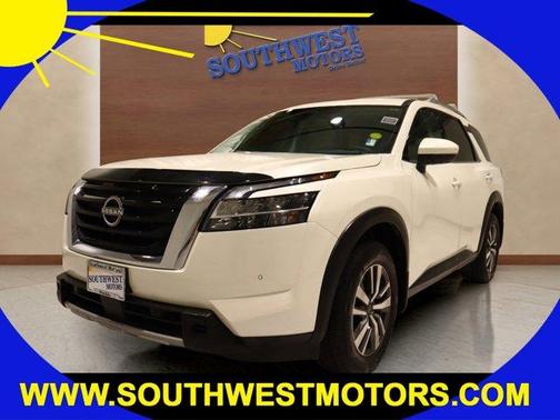 2024 Nissan Pathfinder SL