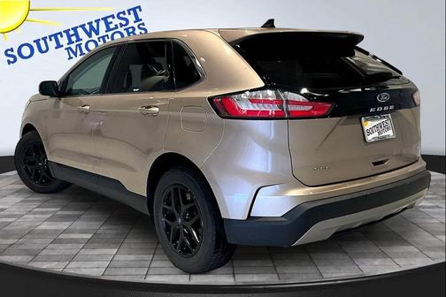 Desert Gold Metallic 2021 Ford Edge SEL