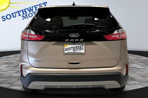 Gold 2021 Ford Edge SEL
