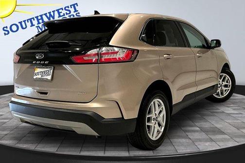 Gold 2021 Ford Edge SEL