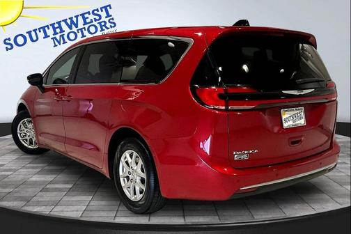 Red Hot Pearlcoat 2025 Chrysler Pacifica L