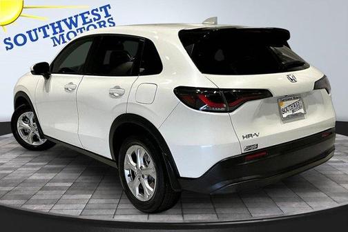 White 2024 Honda HR-V LX