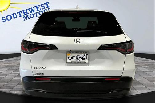 White 2024 Honda HR-V LX