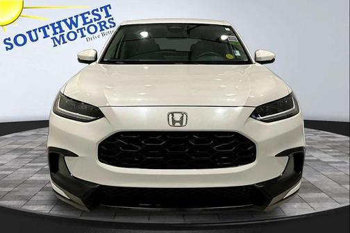 White 2024 Honda HR-V LX