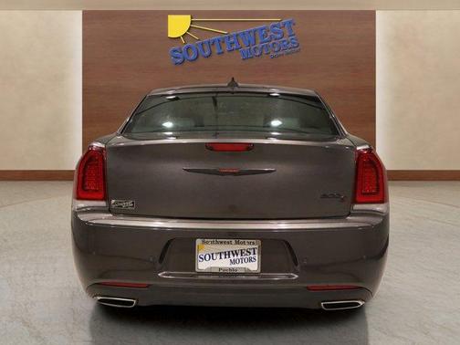 2022 Chrysler 300 S