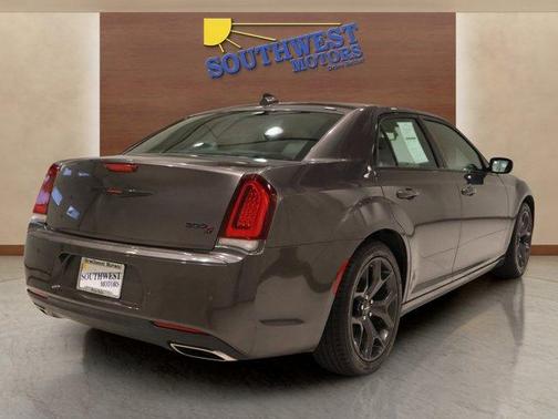 2022 Chrysler 300 S