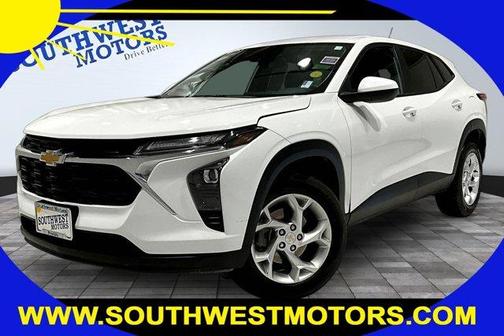 Summit White 2024 Chevrolet Trax LS