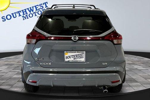 2021 Nissan Kicks SR