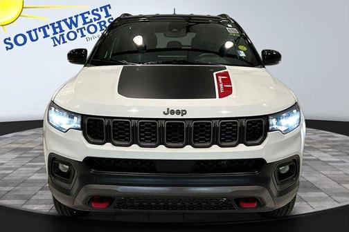 Bright White Clearcoat 2025 Jeep Compass Trailhawk